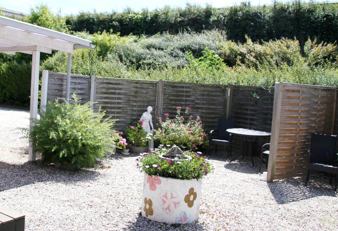 Hine Bakke Bed And Breakfast Rudkøbing Buitenkant foto